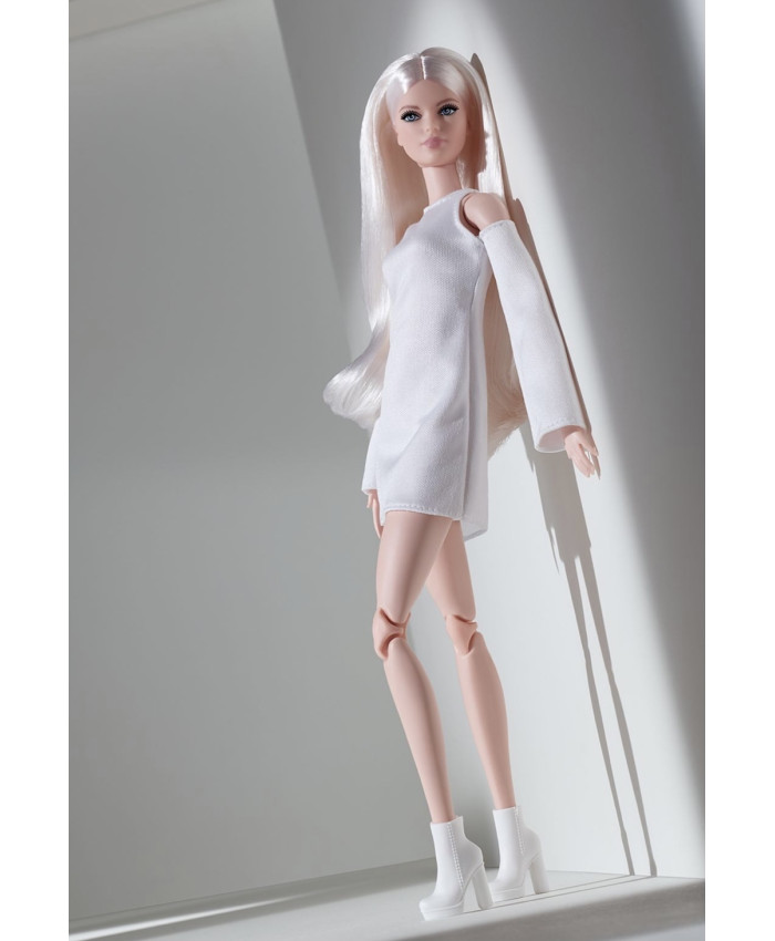 Barbie Кукла Looks № 6 Блондинка GXB28